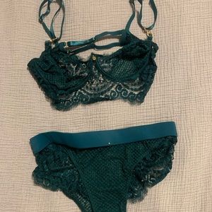 Unworn Gooseberry Intimates Full On Glam Set